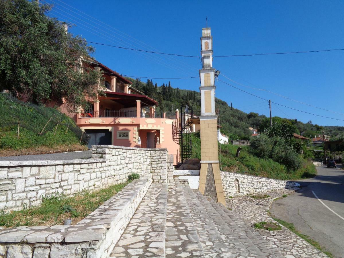 Affittacamere Harry'S Retreat Klimatia Esterno foto