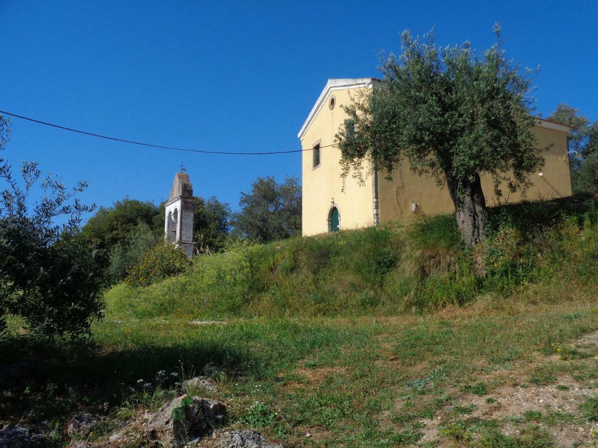 Affittacamere Harry'S Retreat Klimatia Esterno foto