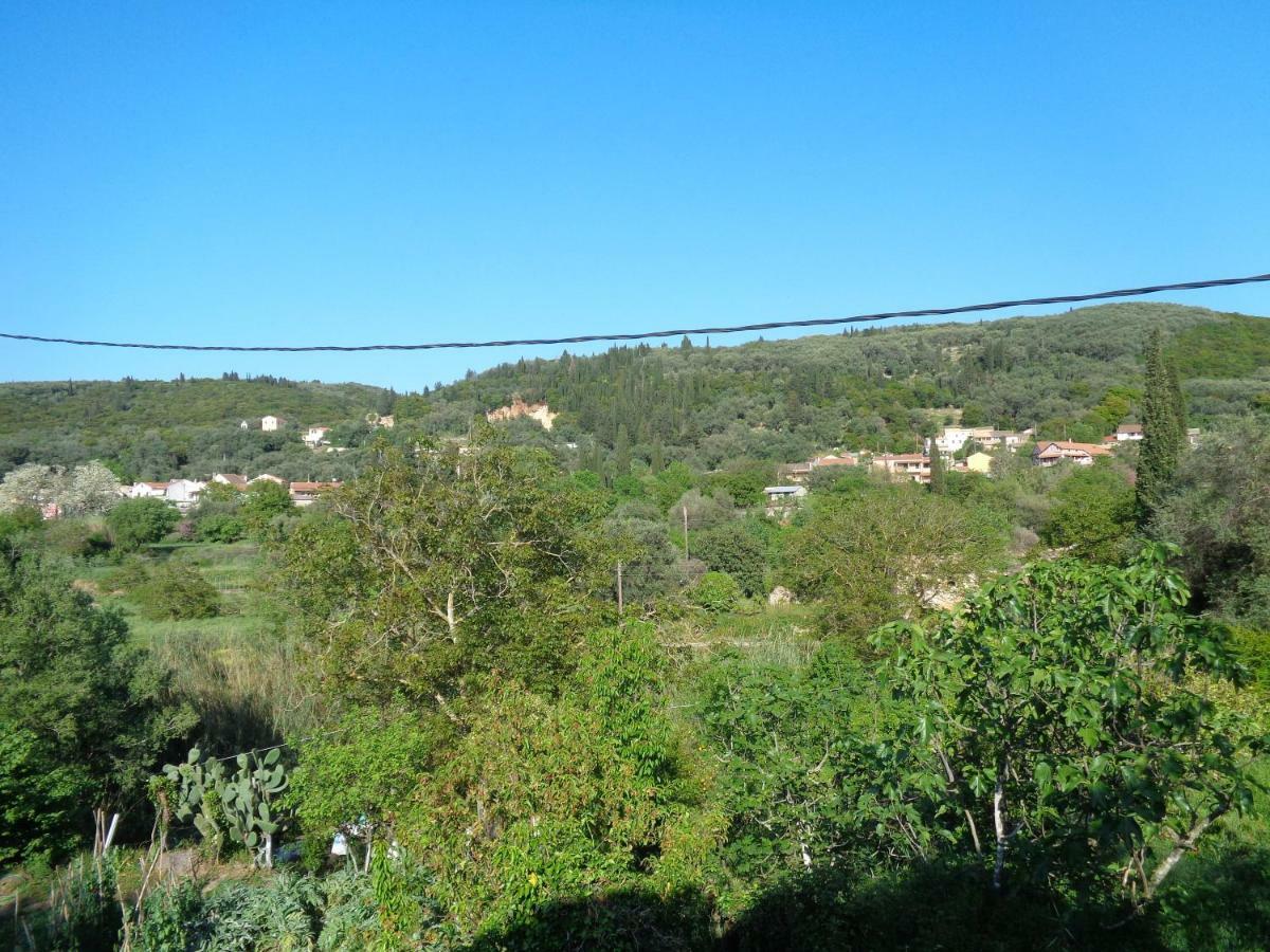 Affittacamere Harry'S Retreat Klimatia Esterno foto