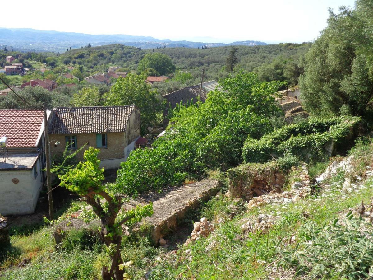 Affittacamere Harry'S Retreat Klimatia Esterno foto