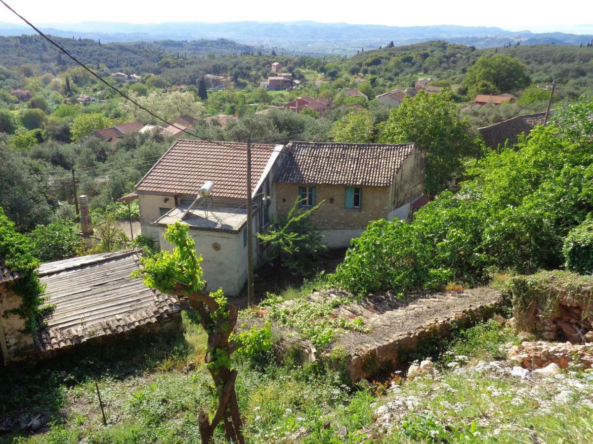 Affittacamere Harry'S Retreat Klimatia Esterno foto