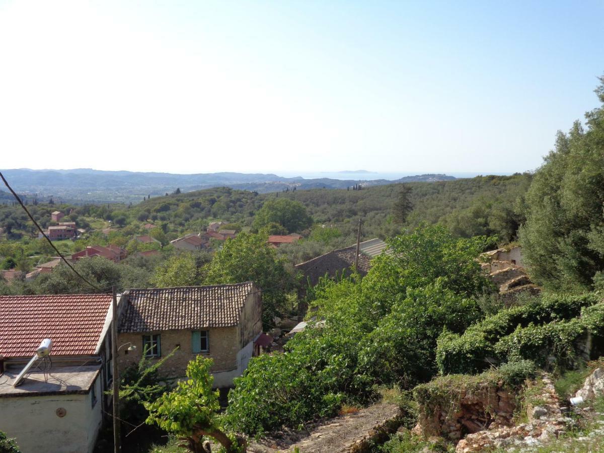 Affittacamere Harry'S Retreat Klimatia Esterno foto